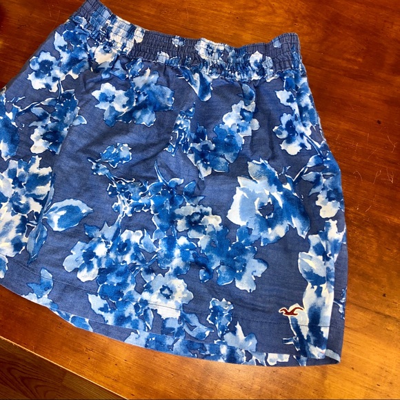 Blue floral Hollister skirt - Picture 3 of 4